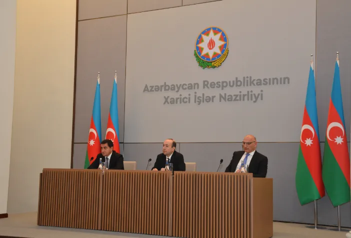 Bölgədəki son vəziyyətlə bağlı brifinq keçirildi - FOTOLAR