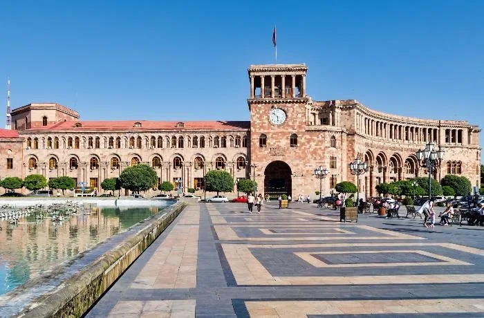 Ermənistanda komendant saatı tətbiq edilə bilər
