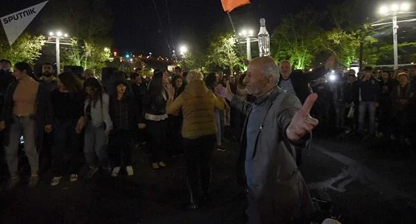 İrəvanda Paşinyan əleyhinə aksiya: 2 min insan...