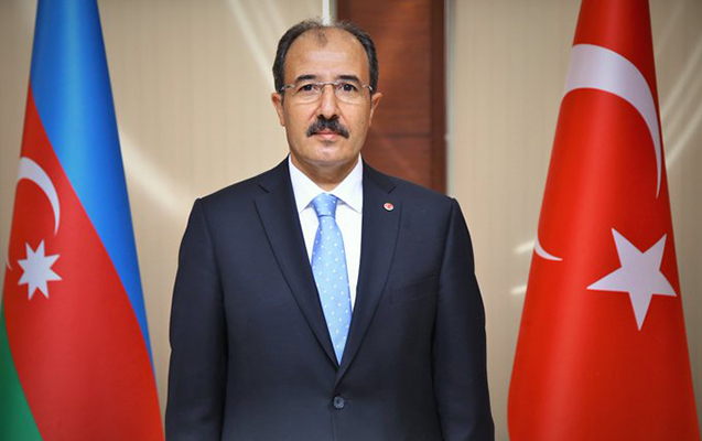 Səfir Qənirə Paşayevanı ziyarət etmək üçün xəstəxanaya getdi