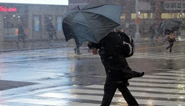 Bakıda küləyin sürəti saniyədə 23 metrə çatıb - FAKTİKİ HAVA