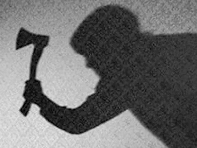 9 yaşlı uşaq atasına görə polisi baltaladı