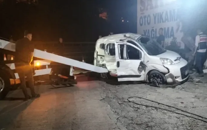 TIR toy karavanı ilə toqquşdu - Ölənlər var