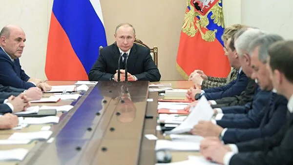 Putin Təhlükəsizlik Şurasını topladı