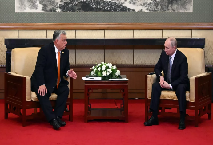 Putin Pekində Orbanla görüşdü