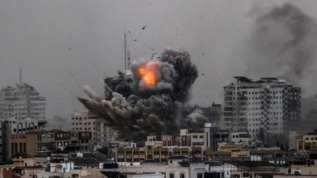 İsrail Qəzzada Rum Pravoslav Kilsəsini bombaladı - Çoxlu ölü və yaralı var