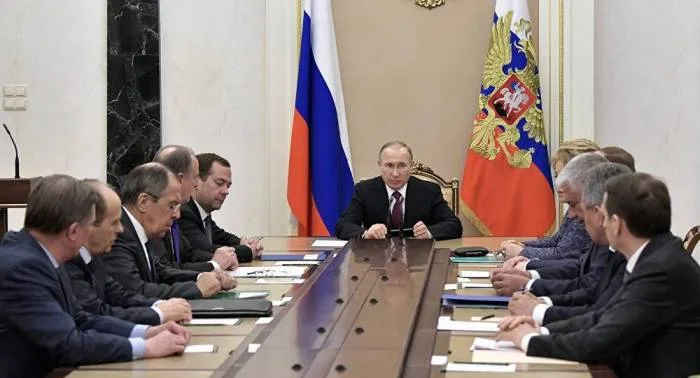 Putin Təhlükəsizlik Şurasını topladı