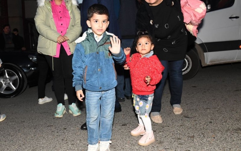 Növbəti köç karvanı Ağalı kəndinə çatdı - YENİLƏNİB