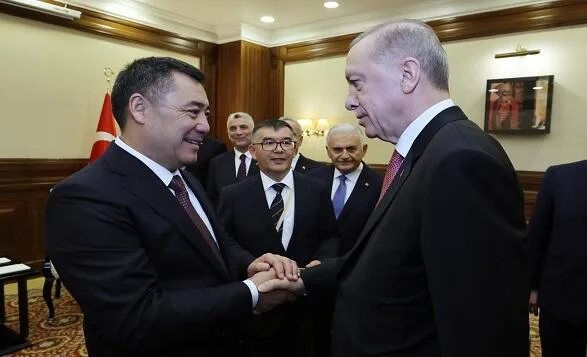 Ərdoğan Japarovla görüşdü