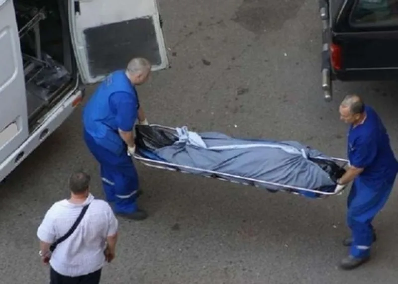 Avtomobildən kişi meyiti tapıldı
