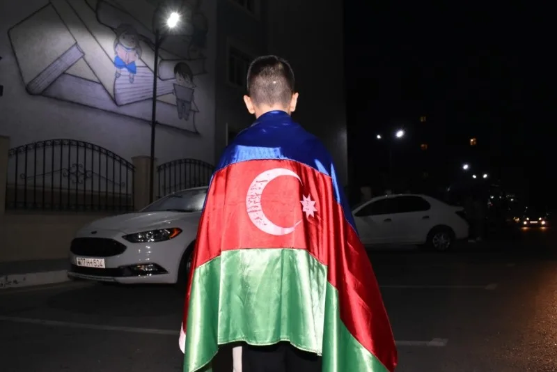 Yataqxanalarda yaşayan 40 nəfər Laçına köçürüldü - YENİLƏNİB