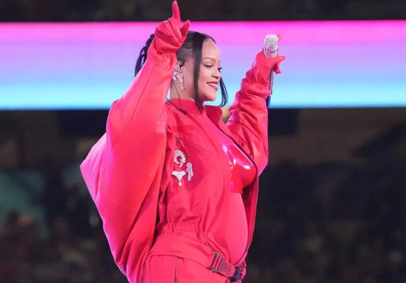 Rihanna yenə hamilədir