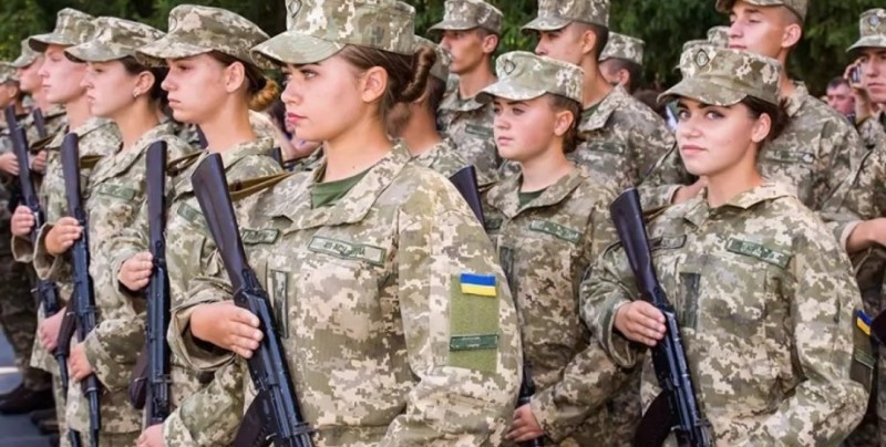 Ukrayna Silahlı Qüvvələrindəki qadınların sayı AÇIQLANDI