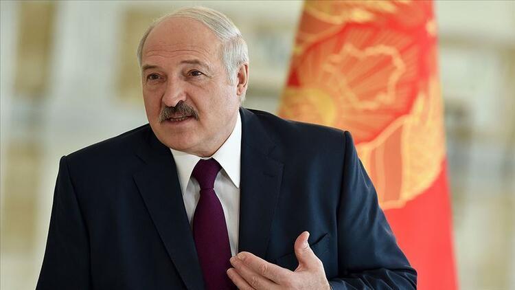 Lukaşenko köməkçisini vəzifədən azad etdi