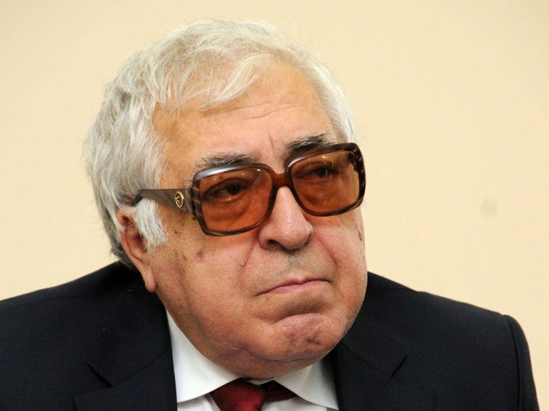 “Bu qədər gözləyiblər, üç il də gözləsinlər...” - Anar