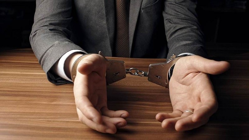 Keçmiş məktəb direktoru məhkəmə zalında HƏBS OLUNDU