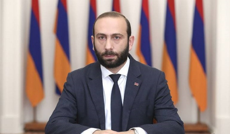 Ararat  Mirzoyan Skopyeyə səfərə yollanıb
