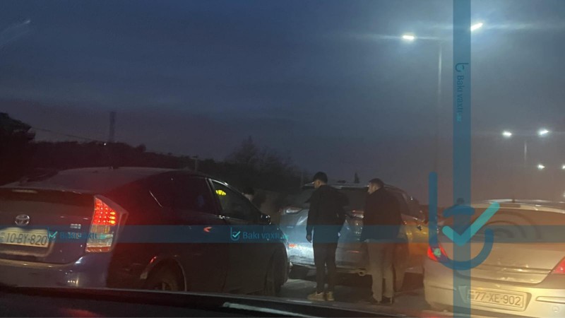 Bakıda zəncirvari QƏZA: 4 maşın bir-birinə girdi... - FOTO