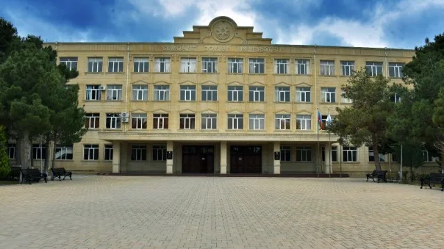 Bu universitetin iki dekanı işdən çıxarıldı