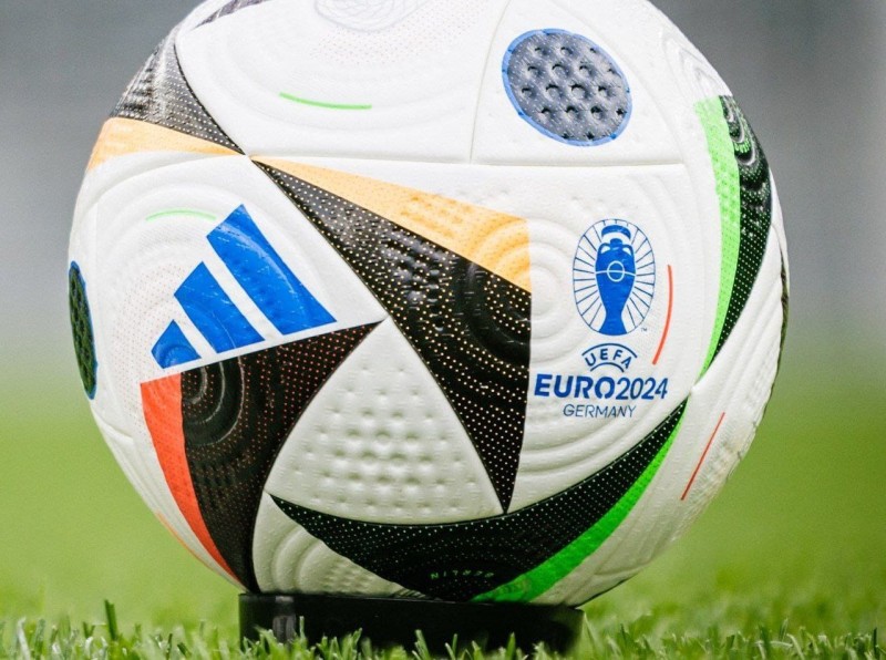 Futbol toplarına ÇİPLƏR YERLƏŞDİRİLƏCƏK