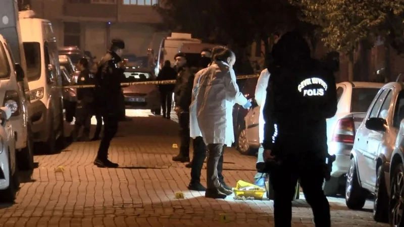 İstanbulda silahlı qarşıdurma: Ölən var