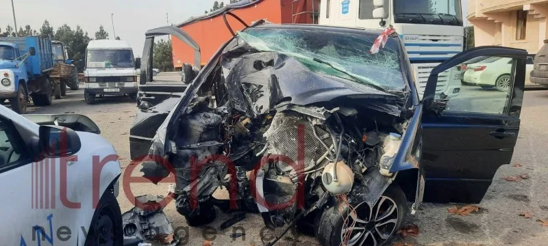 Qəzadan sonra mikroavtobus bu vəziyyətdədir - FOTO