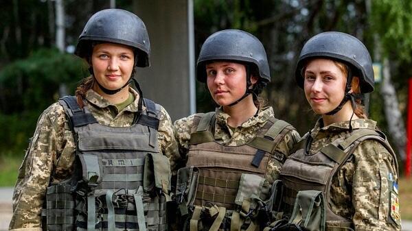 Ukraynada qadınlar rəsmən orduya cəlb oluna bilər