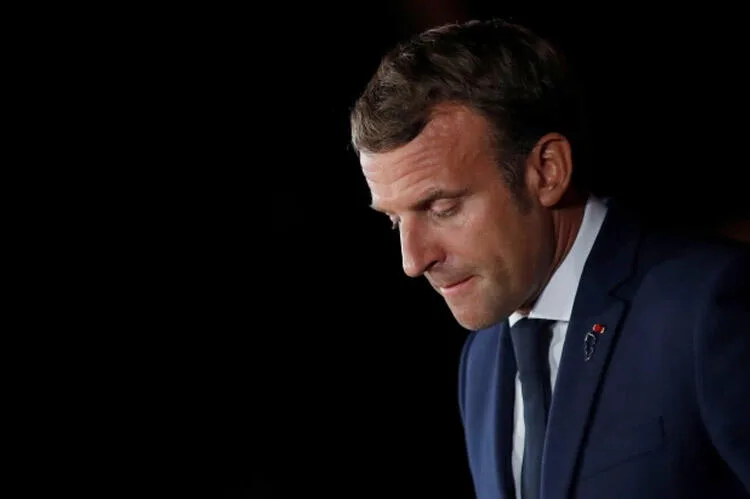Makronun suya düşən xəyalları: Paris İrəvanı sülhdən yayındırır