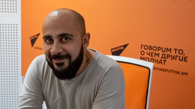 Bayrağımızı yandıran erməni dizaynerin dövlət layihələrinə çıxışına blok qoyulub