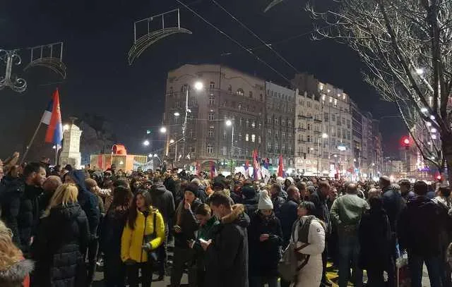 Serbiya müxalifəti aksiyanı dayandırdı