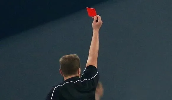 Türkiyəli məşhur referi karyerasını bitirdi