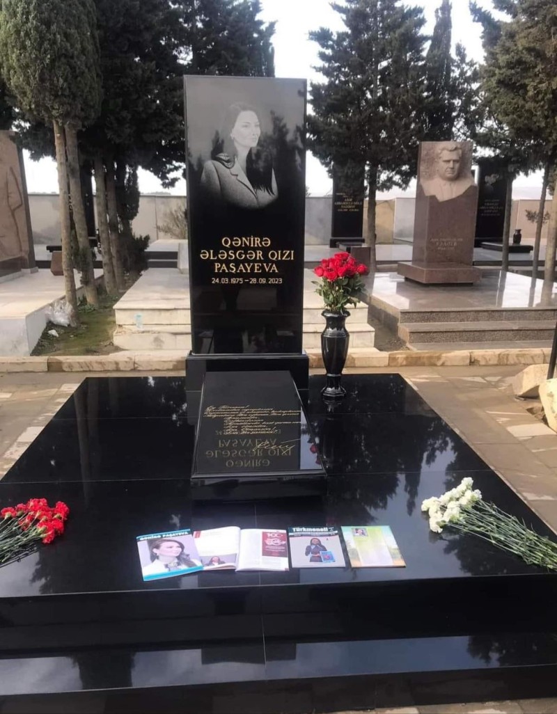 Qənirə Paşayevanın qəbirüstü abidəsi - FOTO