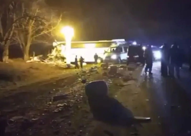 Rusiyada ağır qəza - 5 ölü, 8 yaralı - VİDEO