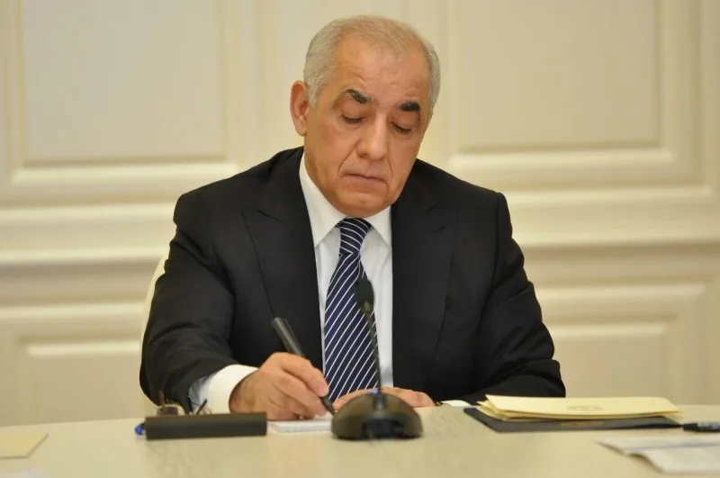 Baş nazirdən dəmiryol keçidlərinin istismarı ilə bağlı QƏRAR