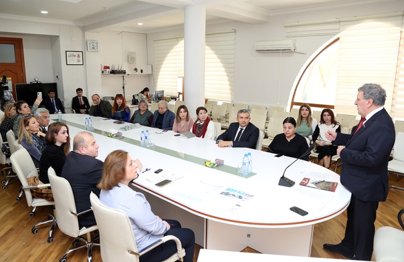 AMEA loqotipini yeniləyir
