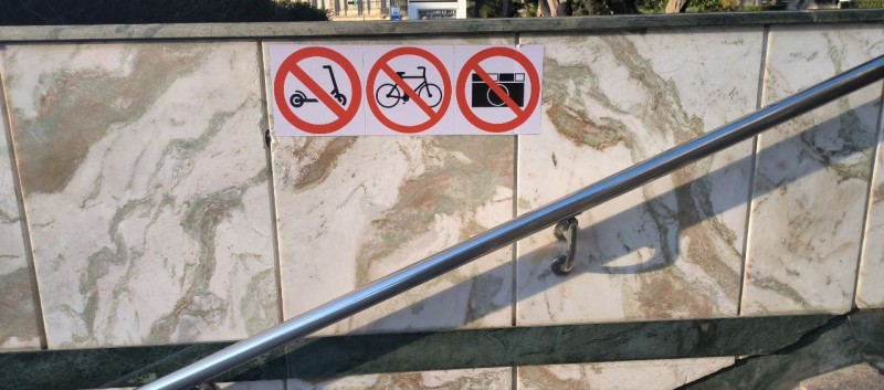 Narazılığa səbəb olan nişanlar SÖKÜLDÜ