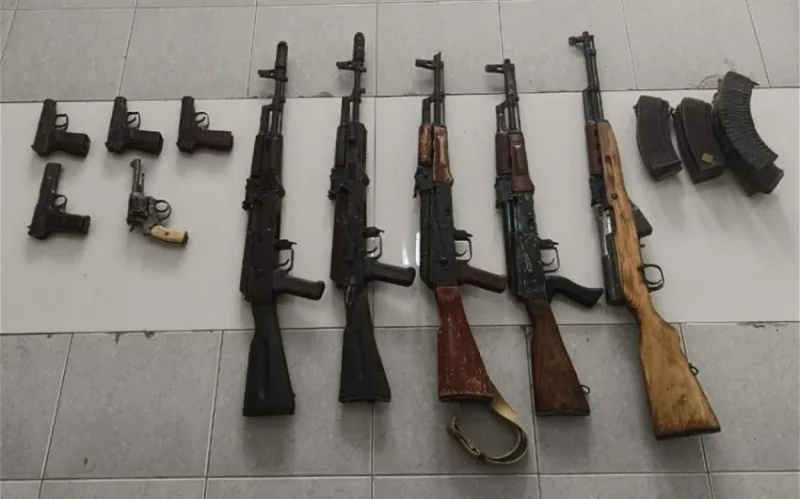Xankəndidə silah-sursat tapıldı: 7 avtomat, 3 qumbara...