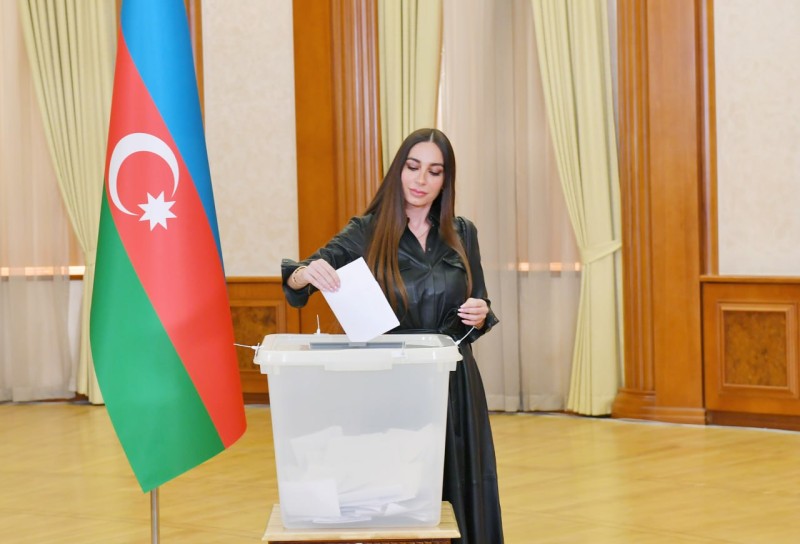 Prezident və xanımı Xankəndidə SƏS VERDİLƏR - FOTOLAR - YENİLƏNİB