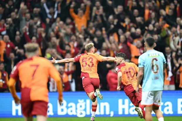 “Galatasaray” liderliyini qorudu - VİDEO