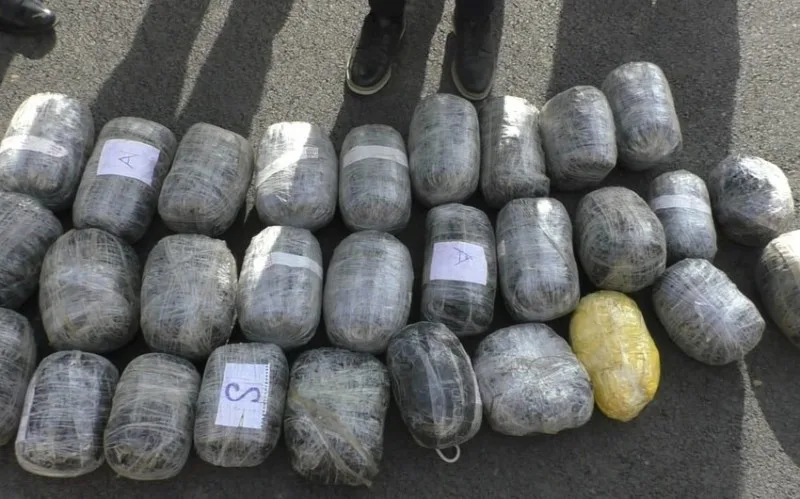 Yardımlıdan Bakıya 53 kiloqram narkotik gətirmək istəyənlər saxlanıldı- FOTO