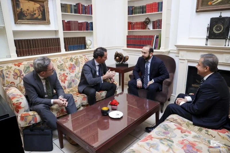 Mirzoyan NATO Baş katibinin xüsusi nümayəndəsi ilə görüşdü