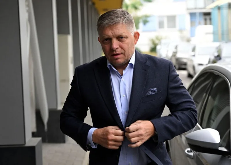 Bu ölkənin Baş naziri 4 ildir mobil telefon işlətmir