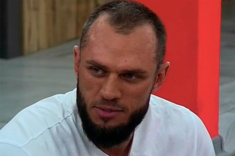 Məşhur şoumen komaya düşdü 