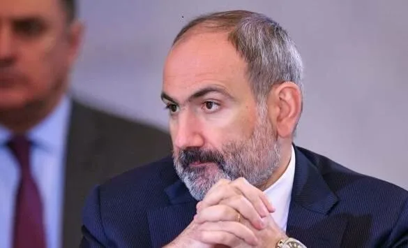 Paşinyan gürcü həmkarı ilə danışdı, İrəvana dəvət etdi