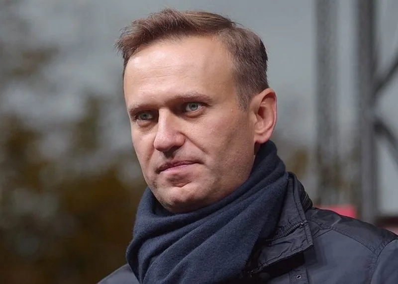 Aleksey Navalnının nəşi anasına verilib