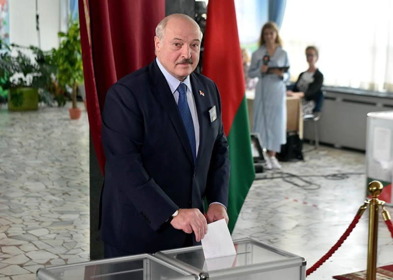 Lukaşenko seçimini etdi