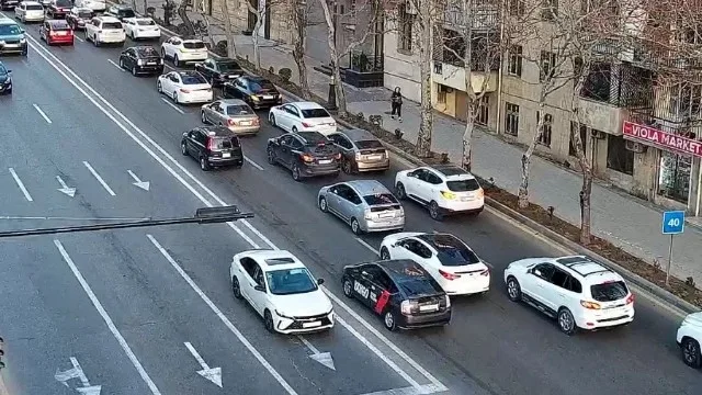 Bu yollarda sıxlıq var - SİYAHI