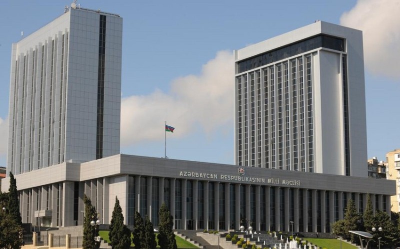 Ombudsmanın illik məruzəsi parlamentin plenar iclasına tövsiyə edilib - YENİLƏNİB