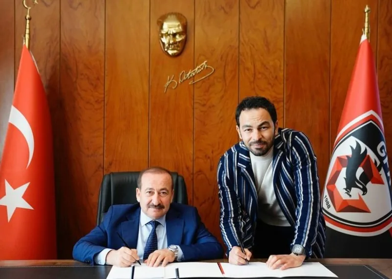 Türkiyə klubu Selcuk İnana tapşırıldı