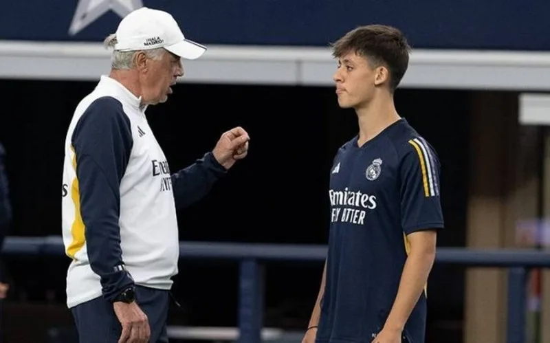 "Real"ın baş məşqçisi türkiyəli futbolçunu tərifləyib